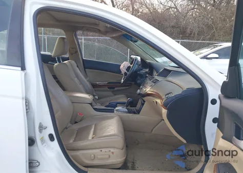 2012 Honda Accord 2.4 Ex-L z USA, uszkodzony, nr VIN 1HGCP2F89CA141814